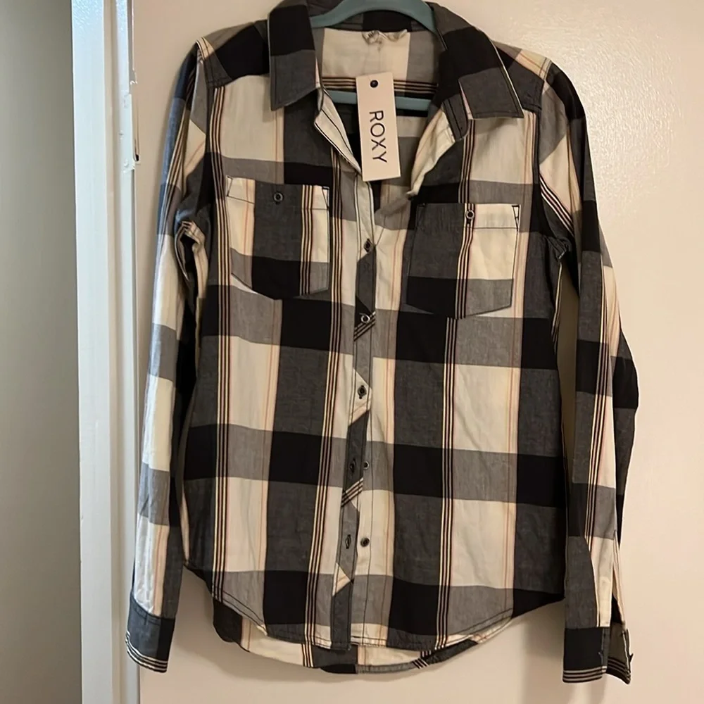 Roxy button down NWOT - Picture 2 of 4